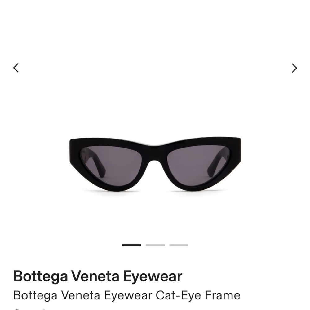 Bottega Veneta Eyewear
Bottega Veneta Eyewear Cat-Eye Frame Sunglasses